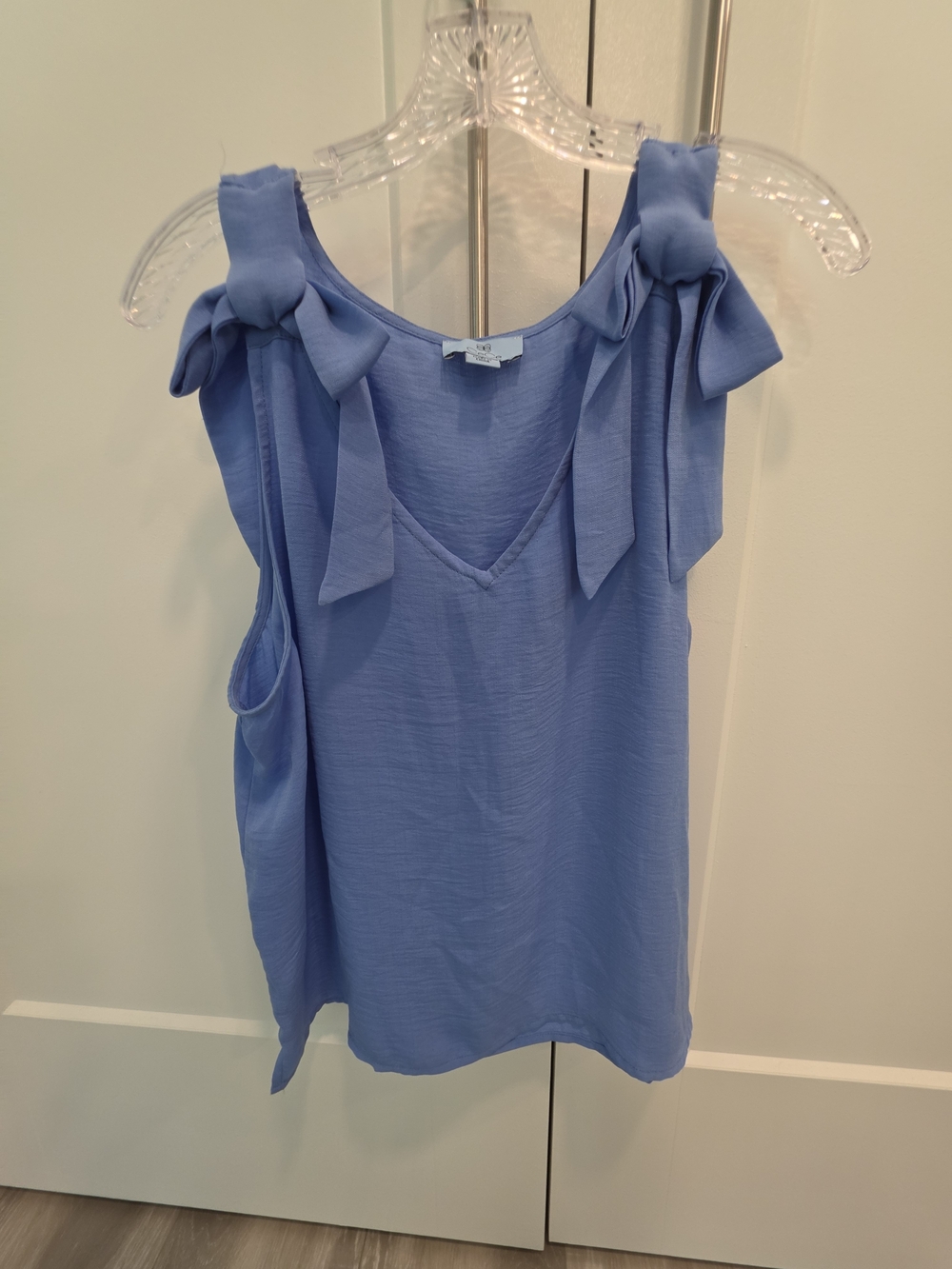 CeCe Bow-Tie Shoulder V-Neck Tank Top - Light Blue Size L